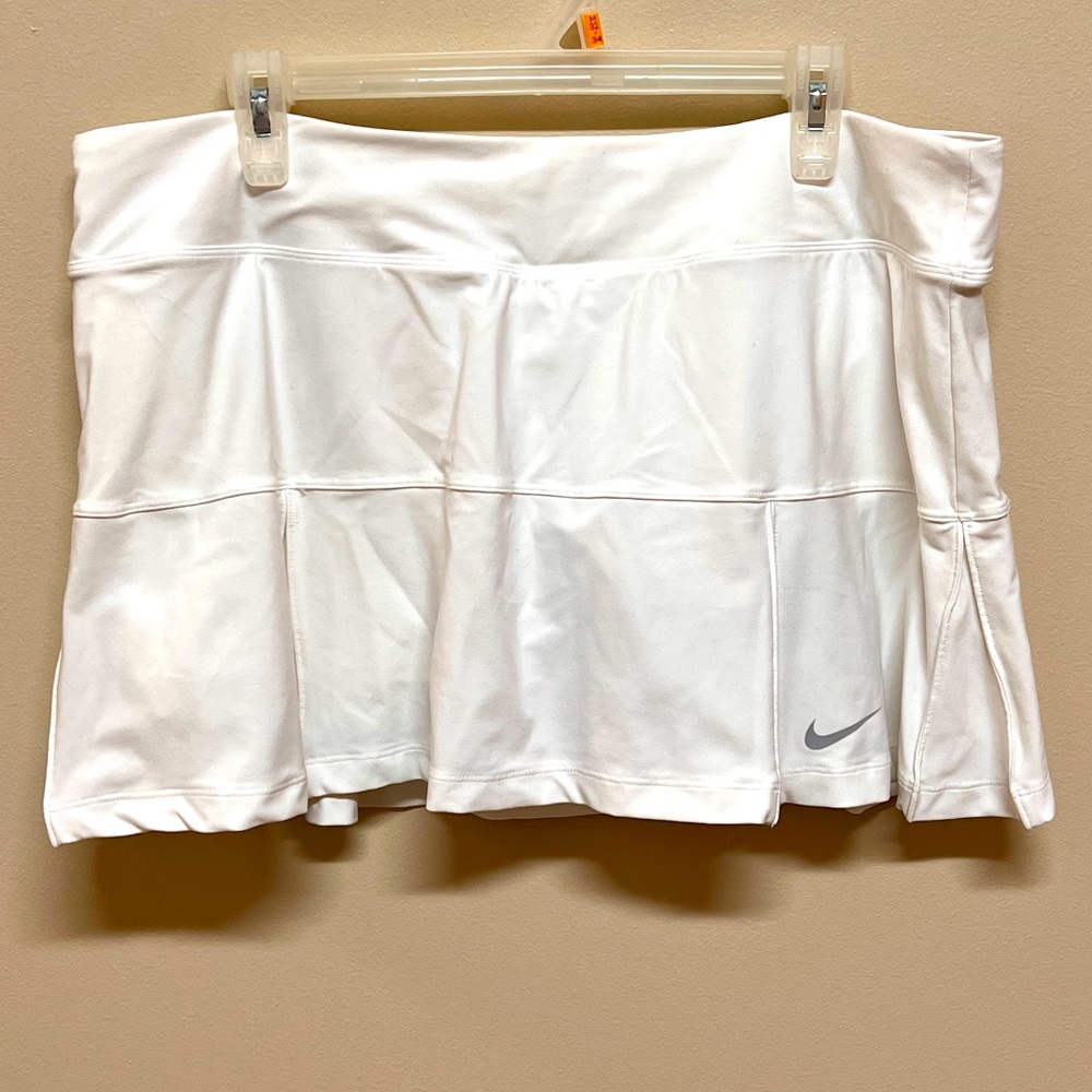 White NIKE Dri-fit tennis skirt